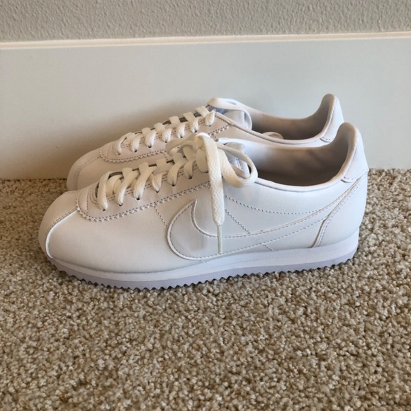 NIKE SNEAKERS - Picture 6 of 9